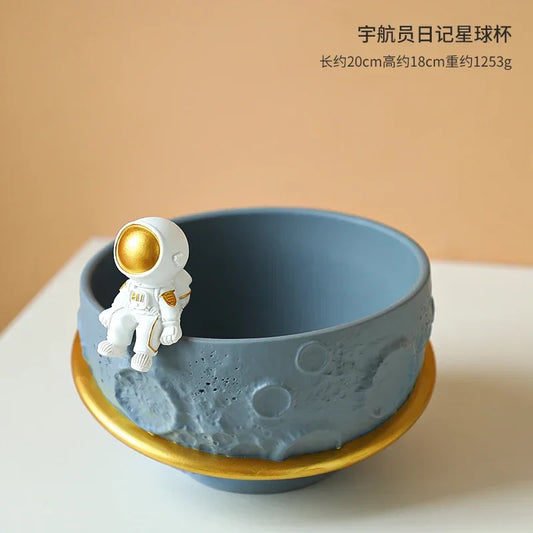 Mini Astronaut Figurine – Aesthetic Space-Themed Home Décor