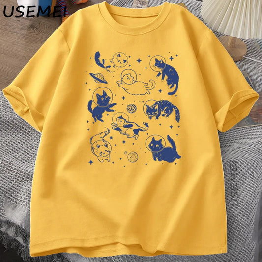 Retro Cats in Space T-Shirt – Vintage 90s Astronaut Kitten Tee